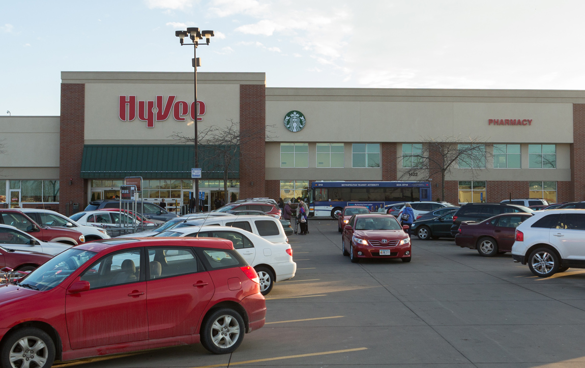 Crossroads Hy-Vee Exterior Photo